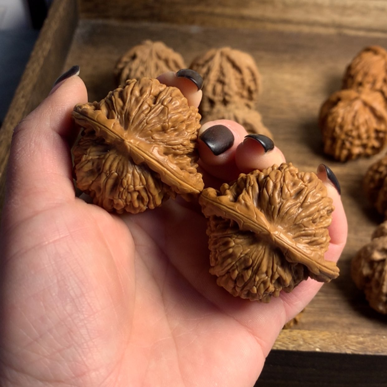 【闪购商品】文玩核桃吊坠不**师悍高楼