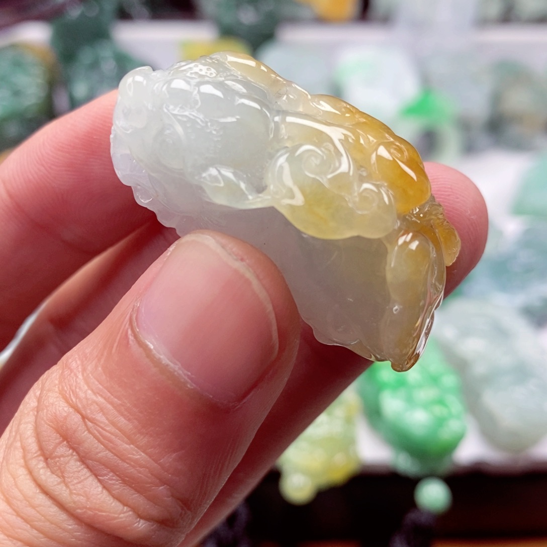 翡翠颈饰未镶嵌翡翠