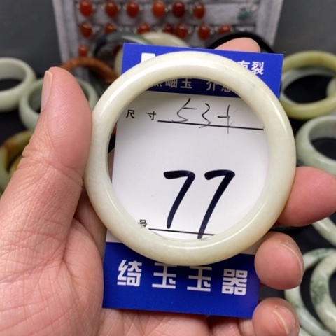 蛇纹石玉手镯未镶嵌