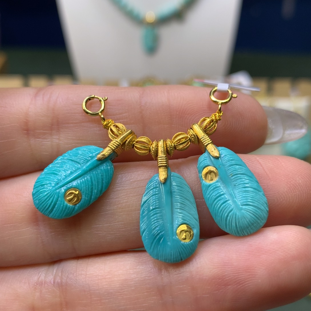 绿松石吊坠18K金镶嵌