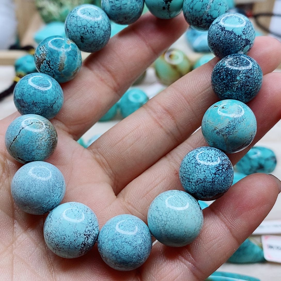 绿松石颈饰未镶嵌