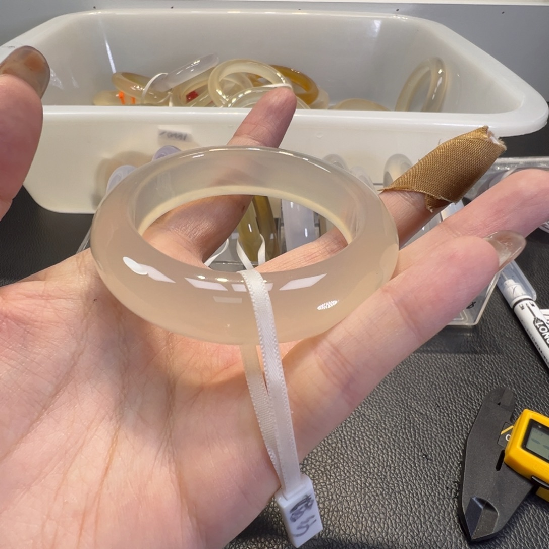 ****～玛瑙/玉髓未镶嵌手镯