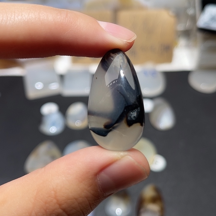 玛瑙/玉髓颈饰未镶嵌