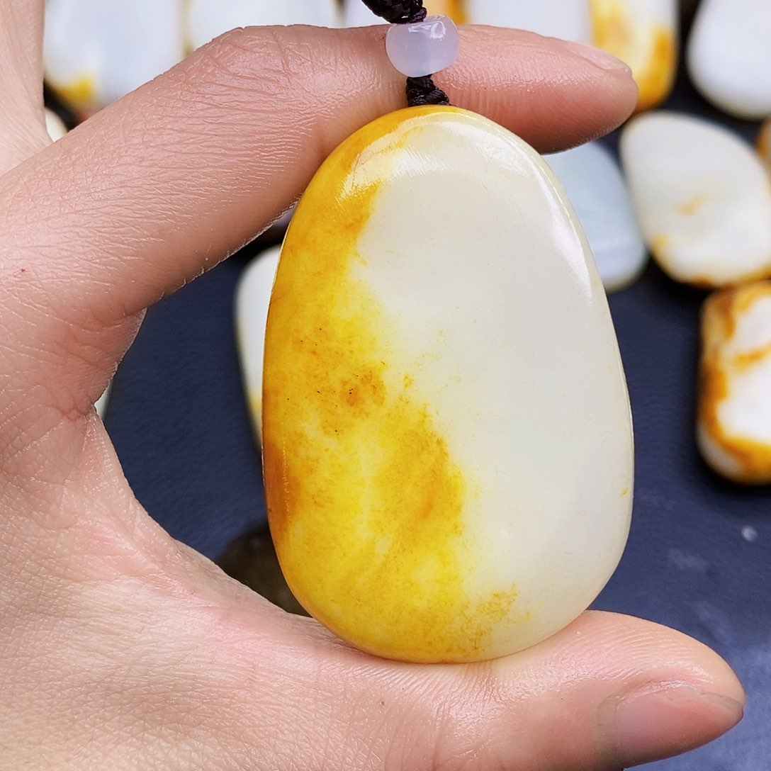 和田玉挂件未镶嵌