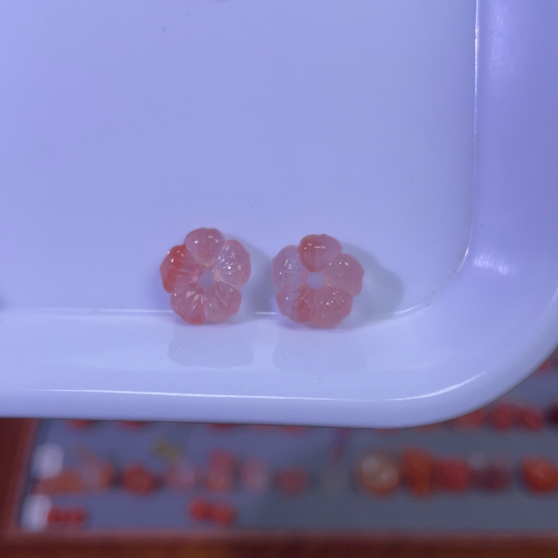 不***^南红玛瑙未镶嵌花扣2个