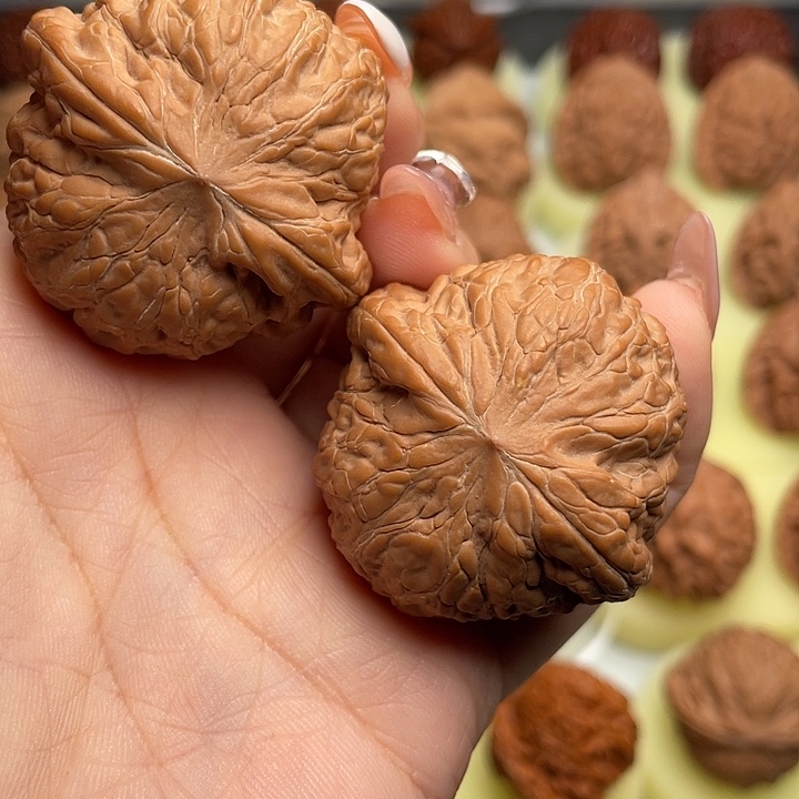 文玩核桃吊坠哌***殇铁锤