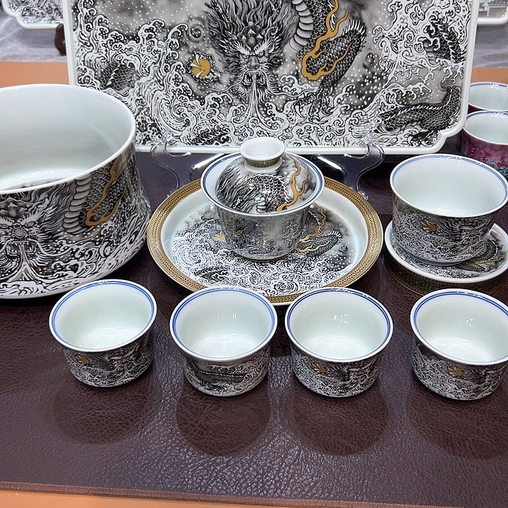 摆件景德镇陶瓷学院等多家单位建立长期稳定友好