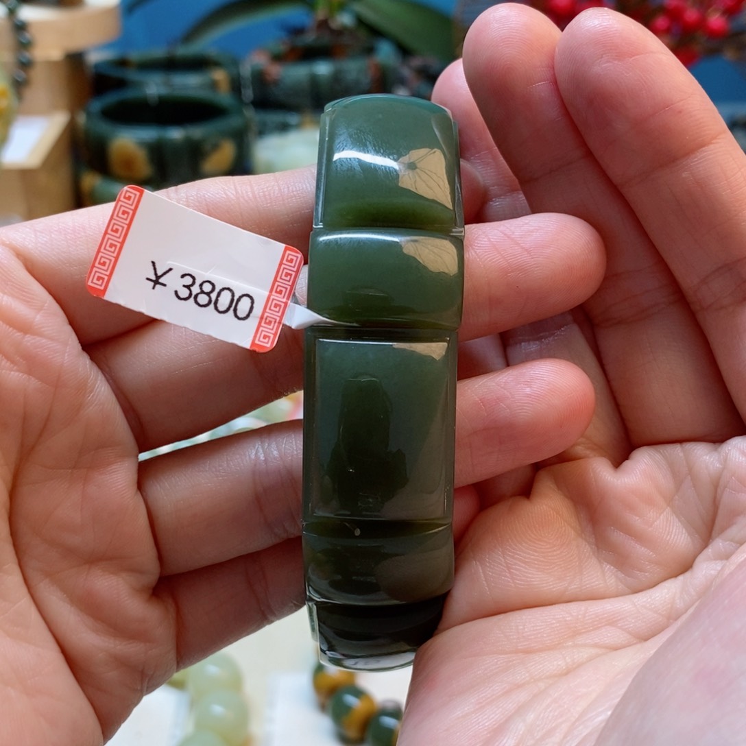 透闪石质玉手串未镶嵌