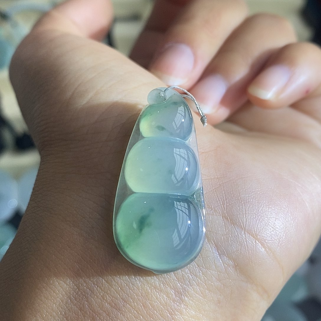 翡翠颈饰未镶嵌翡翠首饰