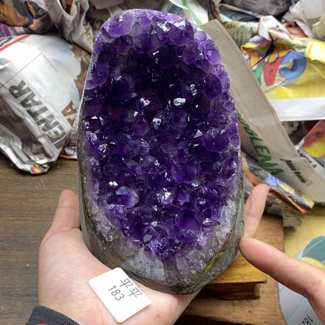 紫晶乌拉圭未镶嵌