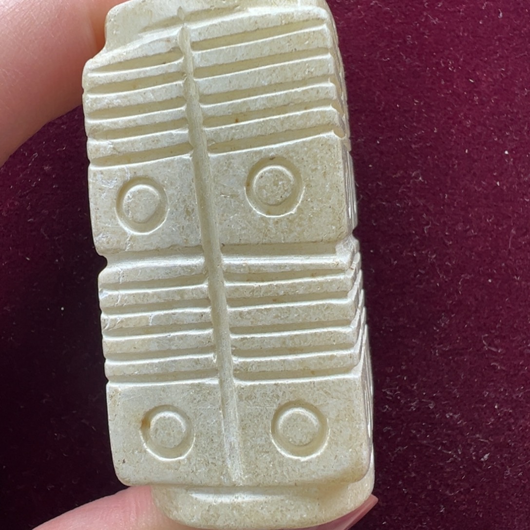 石英质玉未镶嵌颈饰