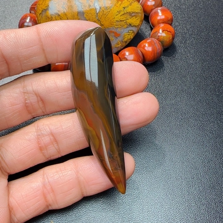 玛瑙/玉髓战国红未镶嵌津****）