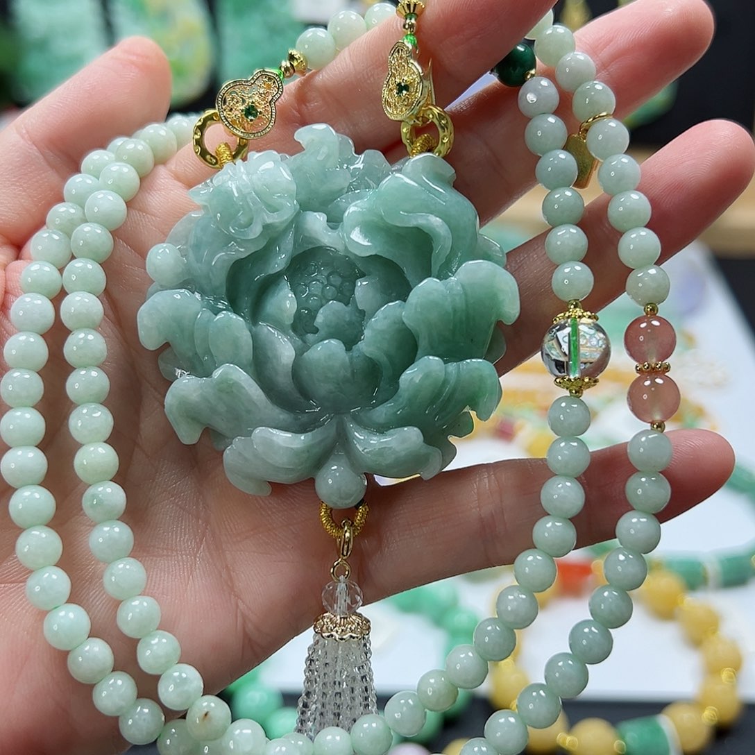 颈饰未镶嵌翡翠吊坠