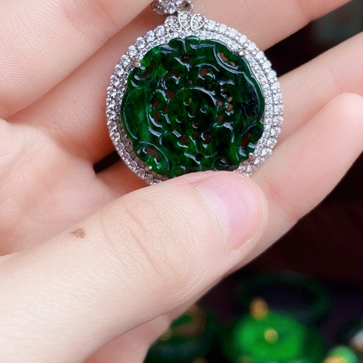 翡翠银S925镶嵌颈饰多样性