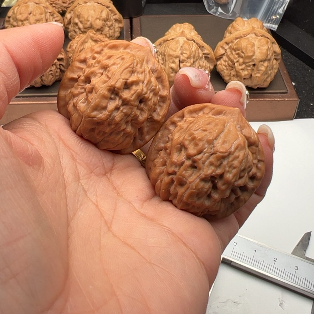 文玩核桃把件金字塔36