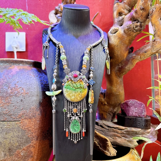 台湾工老银篆刻工艺镶嵌天然翡翠黄加绿圆牌流苏吊坠项圈