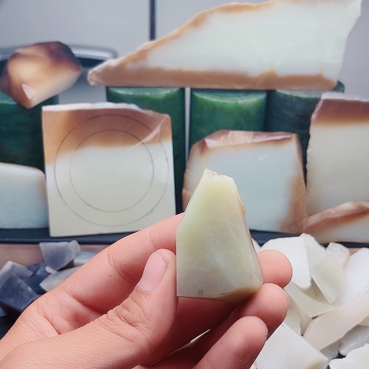 和田玉（糖玉）未镶嵌颈饰