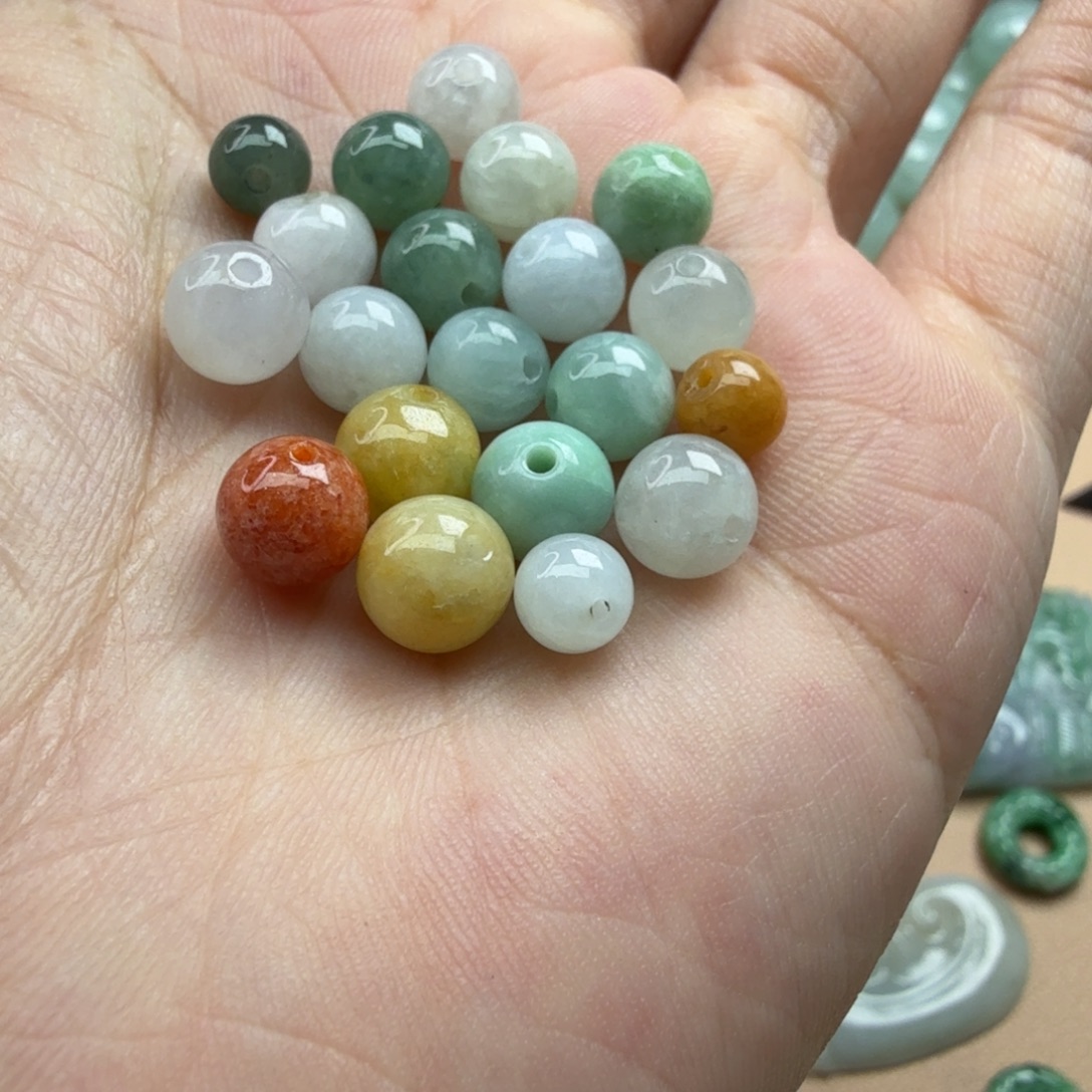 小***头翡翠未镶嵌颈饰219