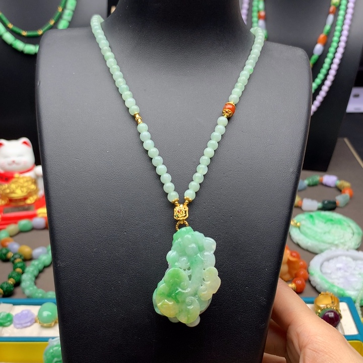 翡翠未镶嵌颈饰翡翠貔貅