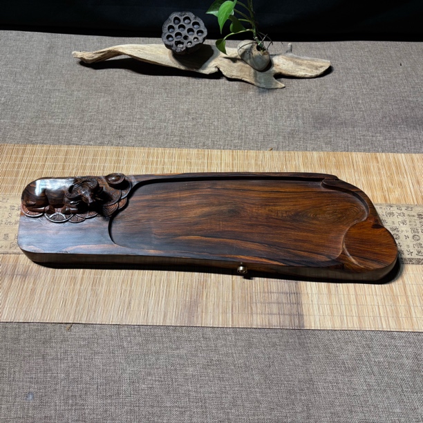 微凹黄檀实木手工茶盘原木高端雕刻金钱卧牛款茶盘，尺寸53*16