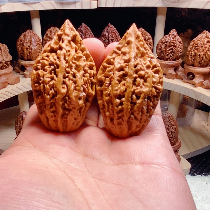 文玩核桃把件蚂蚁枪