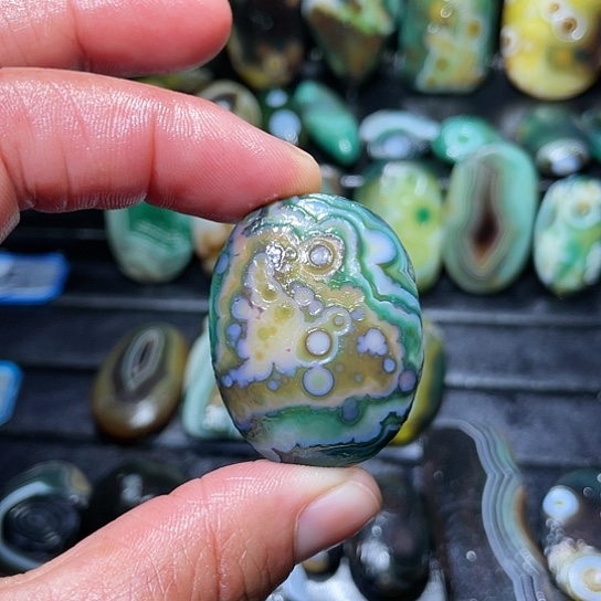 【闪购商品】玛瑙未镶嵌珠宝奇石