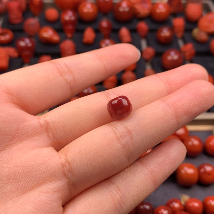 南红玛瑙未镶嵌牛血红老型单珠9.2