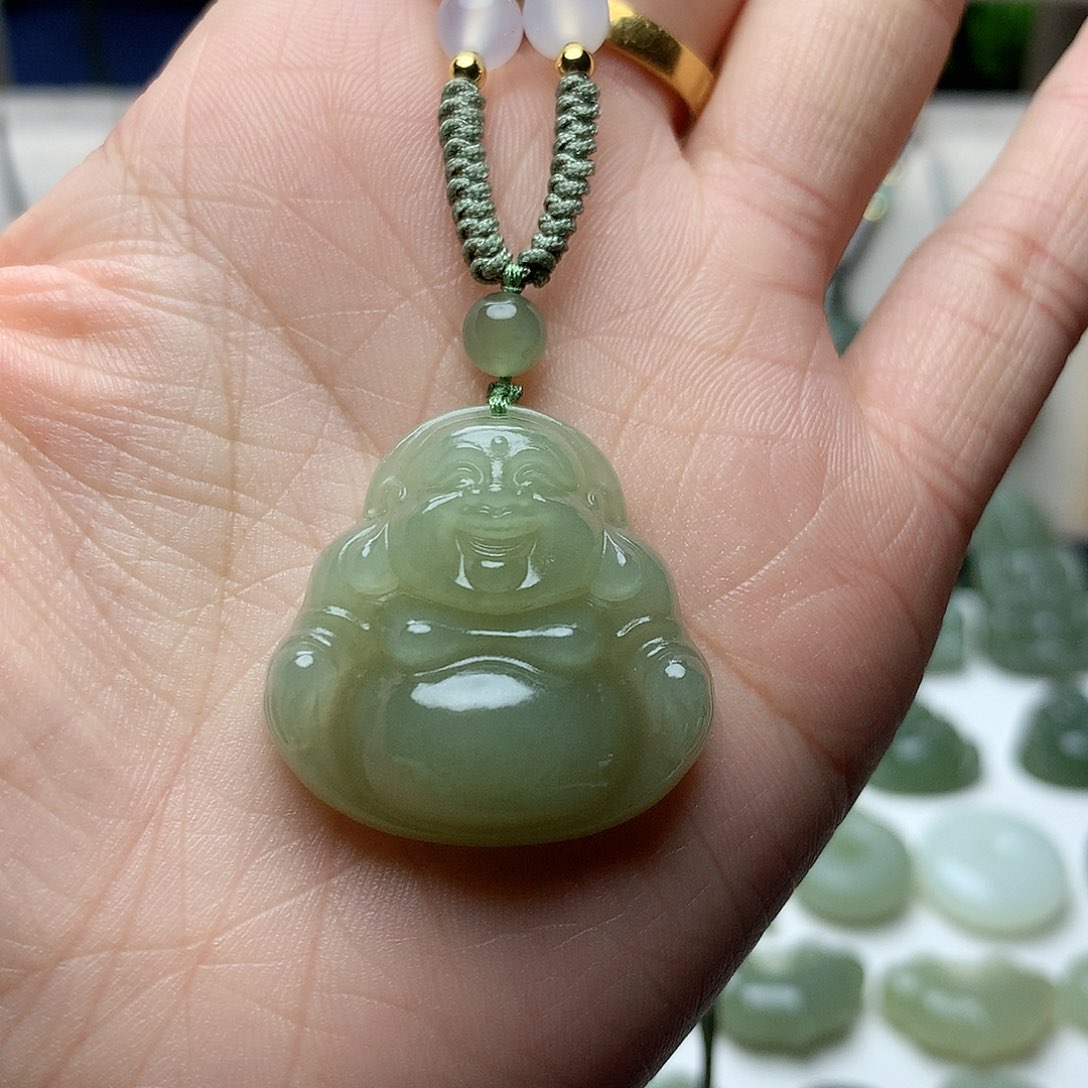 和田玉颈饰未镶嵌?****