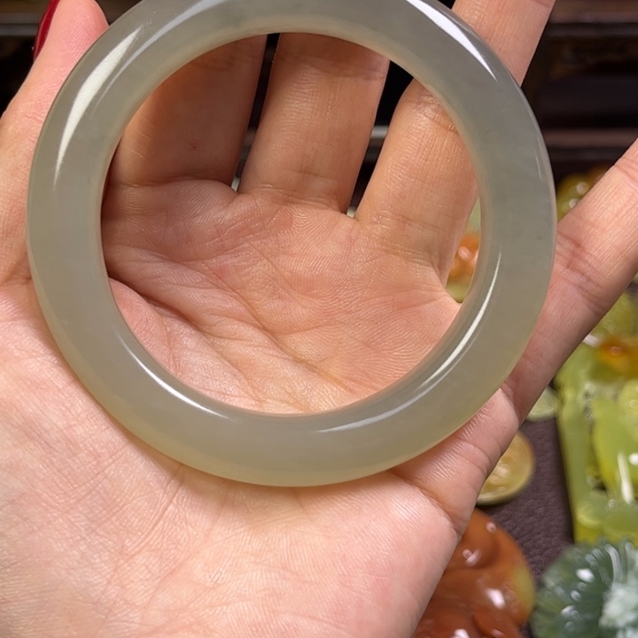 蛇纹石玉颈饰未镶嵌小****！