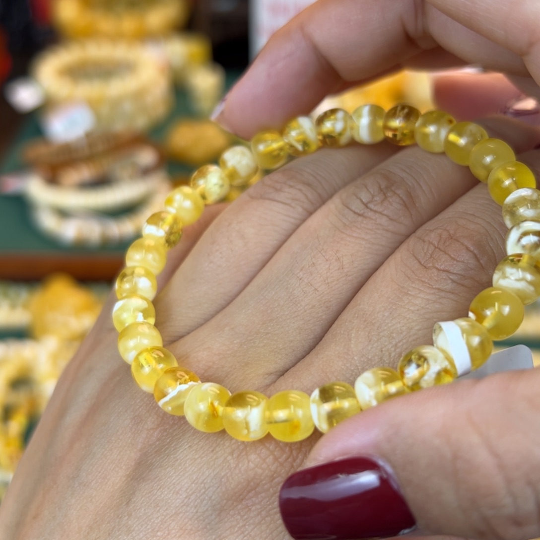 琥珀裸石未镶嵌kjggvvhbbhhhh