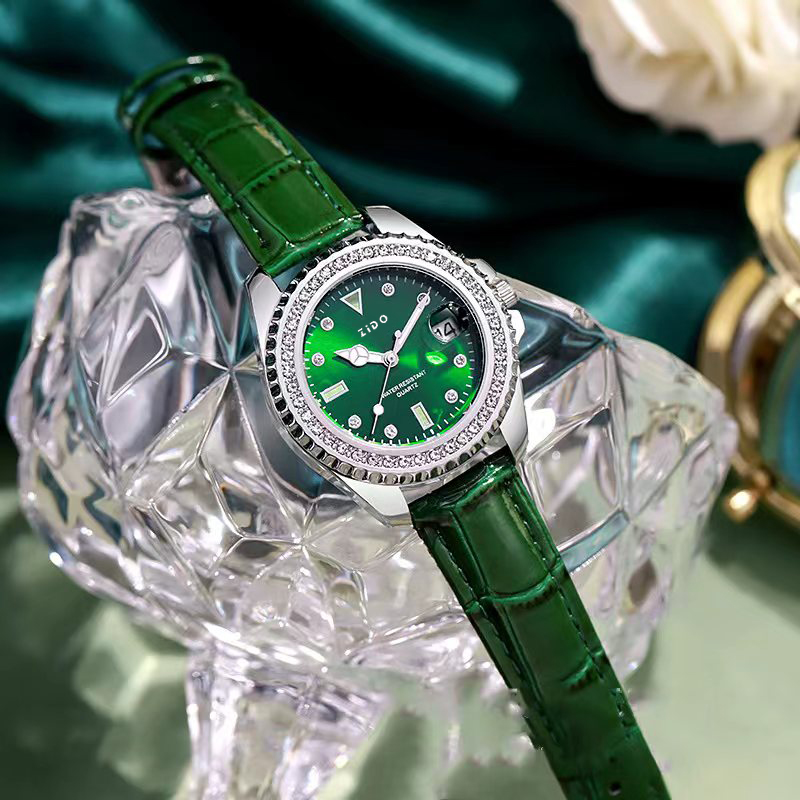 【新洋集团】新款满钻高颜值轻奢潮流小表盘百搭气质经典精致小绿表