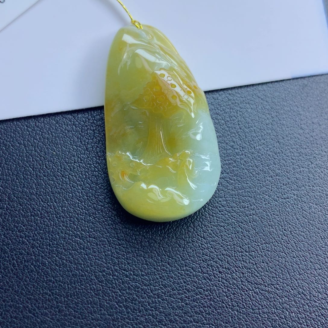 翡翠颈饰未镶嵌山水牌