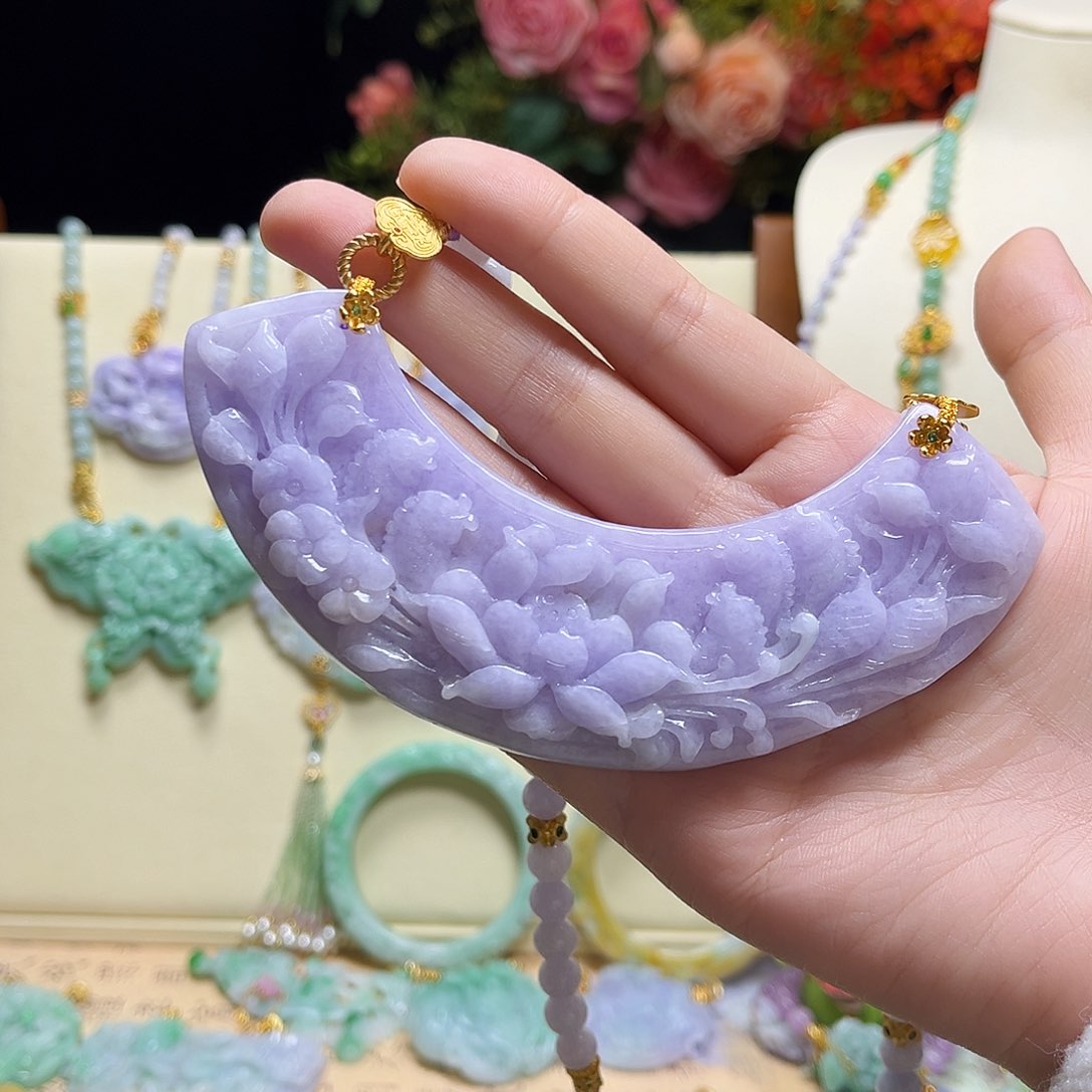 翡翠颈饰未镶嵌射*紫