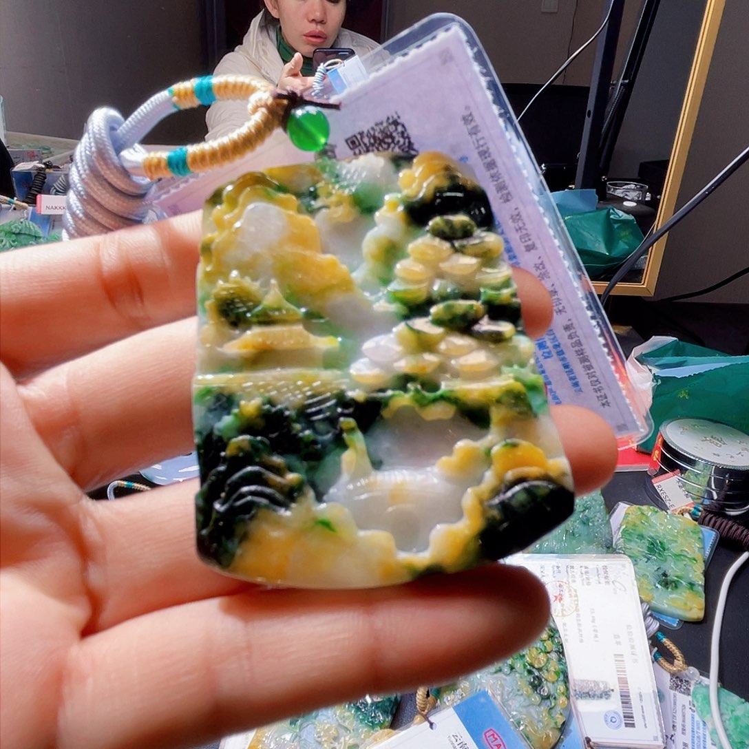 颈饰未镶嵌翡翠一