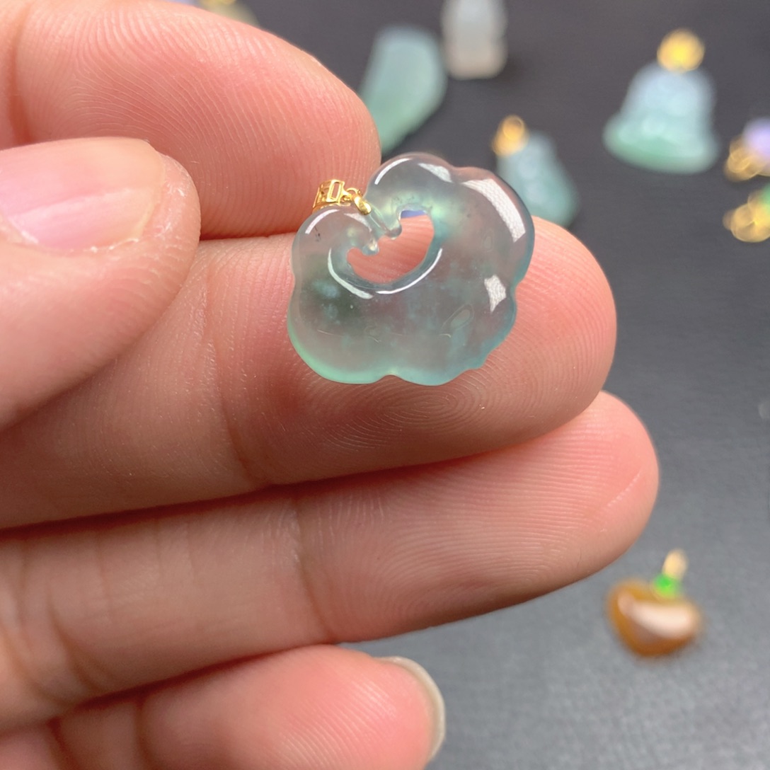 【闪购商品】颈饰18K金镶嵌翡翠翡翠
