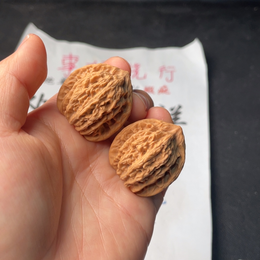 把件文玩核桃644。32霞云岭