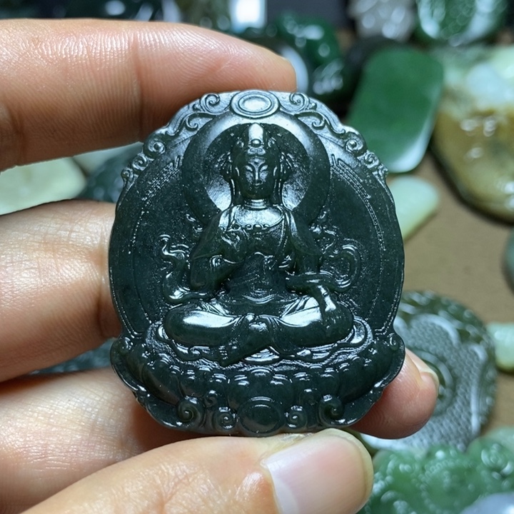 和田玉未镶嵌颈饰