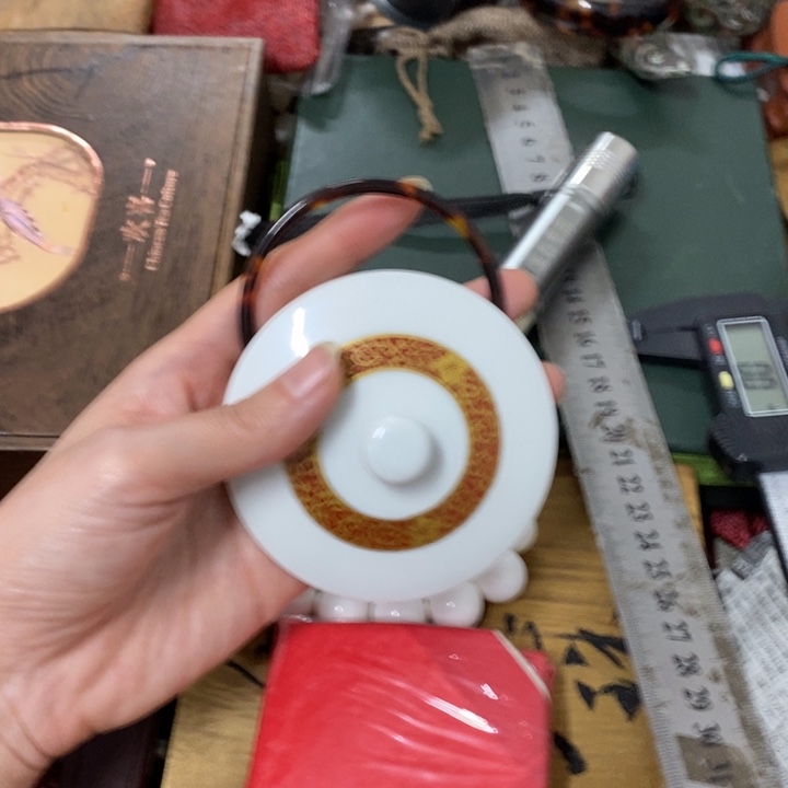 瓷片哈中古工艺品一件