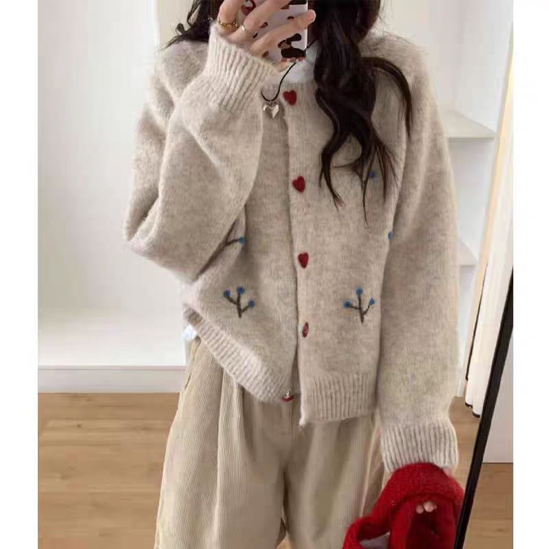 爱心红扣小花针织开衫  BAW30203