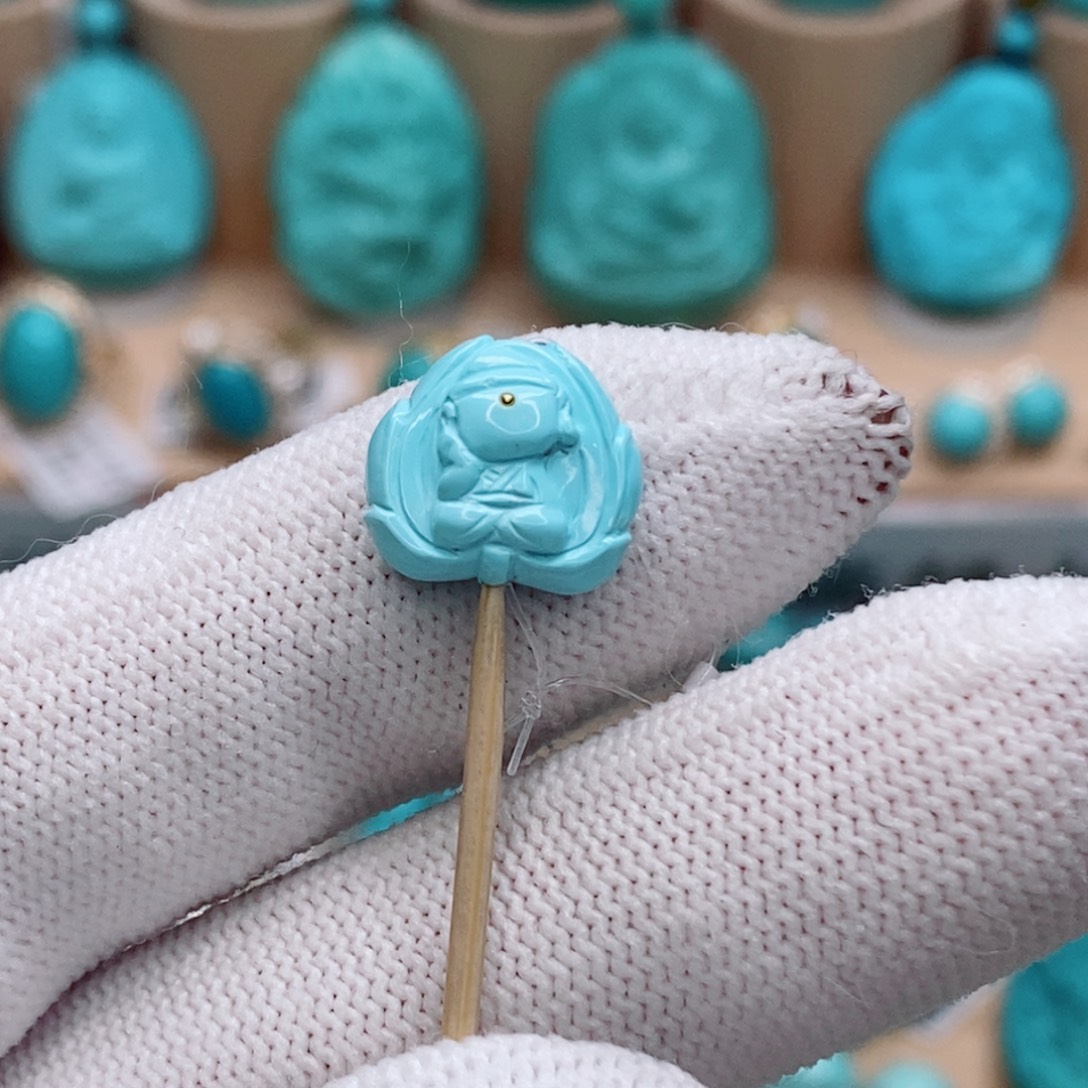 绿松石未镶嵌珠宝奇石