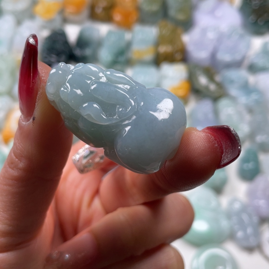 翡翠吊坠(赠链)未镶嵌