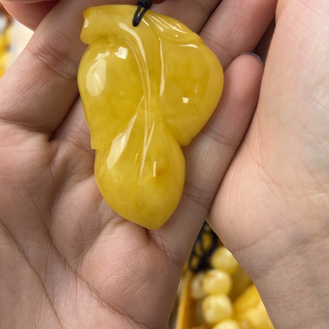 琥珀珠宝奇石未镶嵌