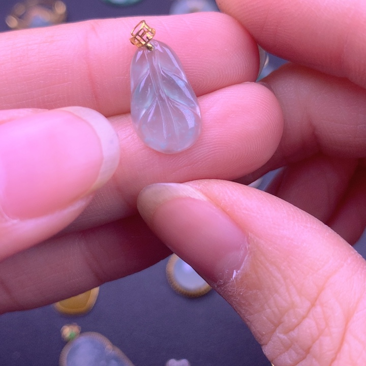 颈饰18K金镶嵌翡翠翡翠