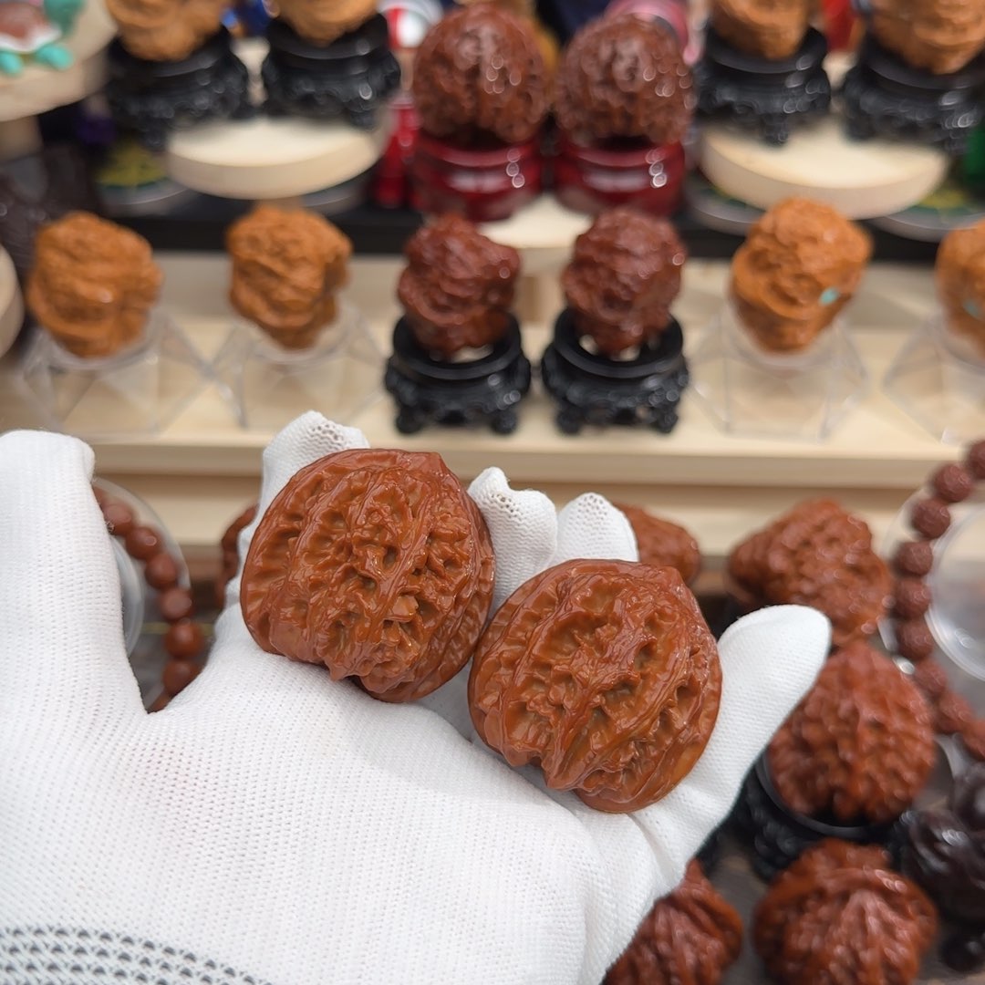 文玩核桃吊坠42全品三羊谷粗筋