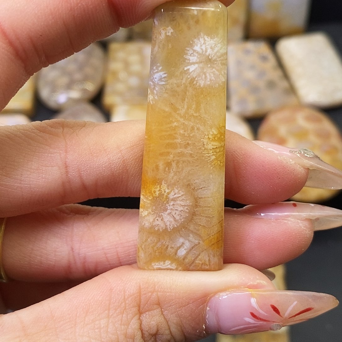 硅化玉颈饰合金呜**啦