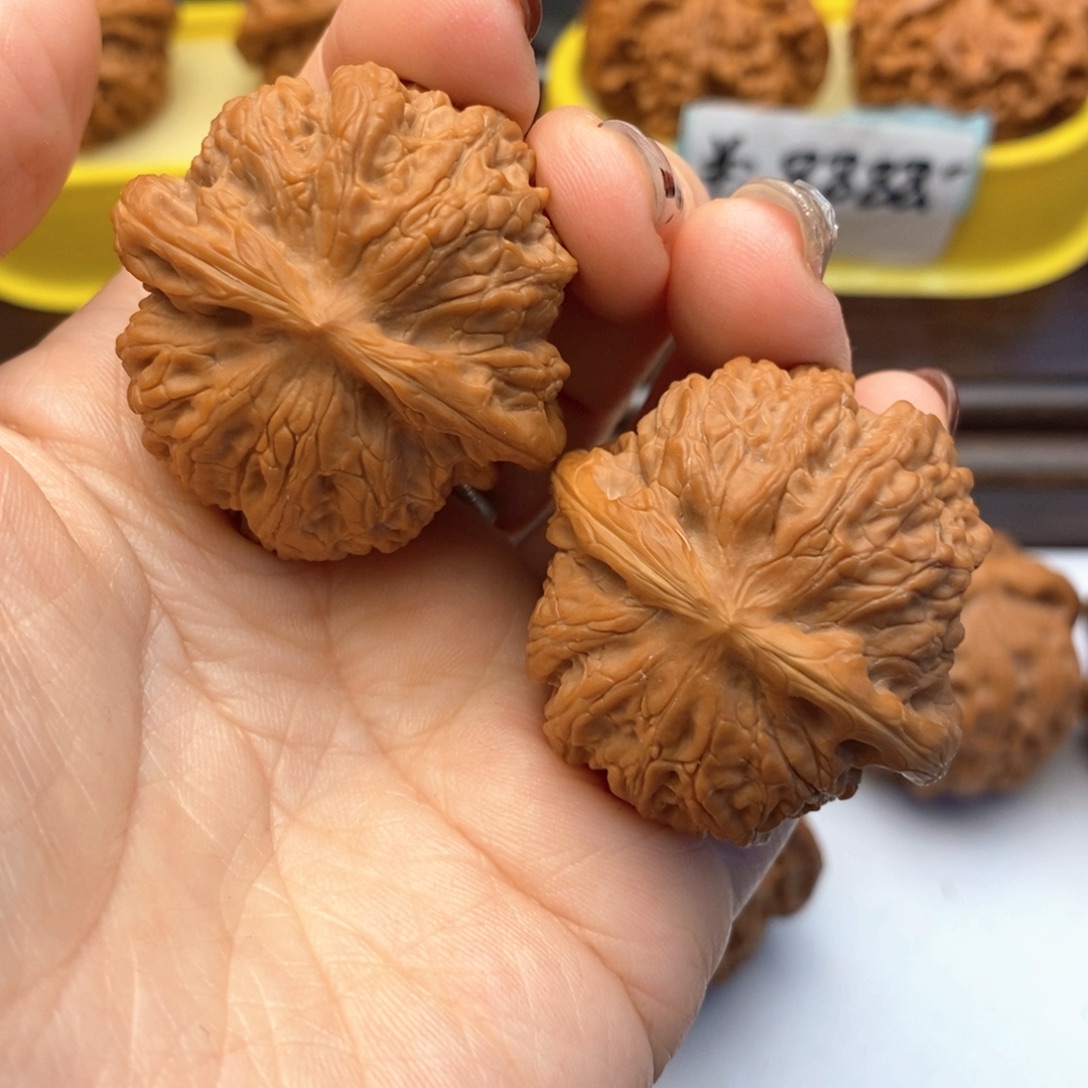 把件文玩核桃40尺血麒麟