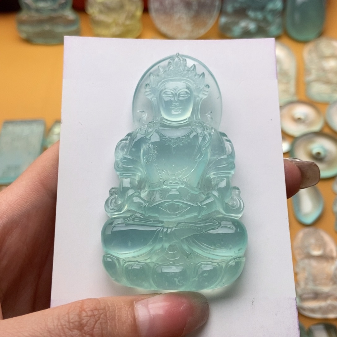 蛇纹石玉吊坠(不含链)未镶嵌度母