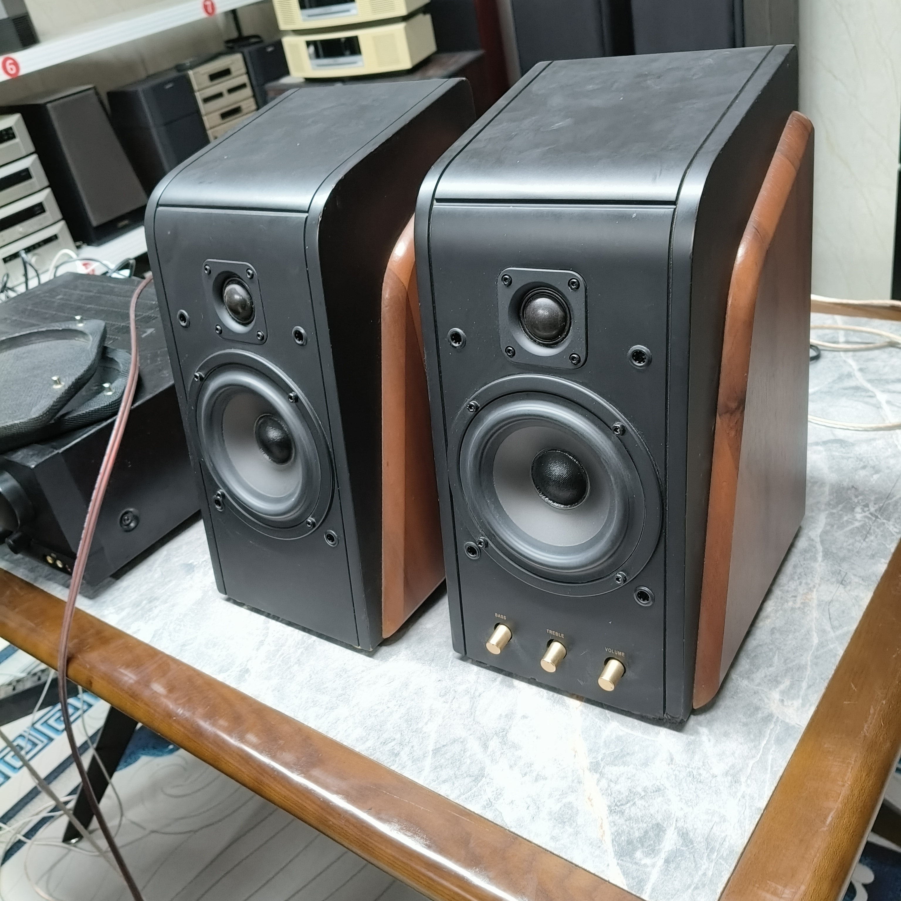 8新  有源，功能完好使用，邮费自理