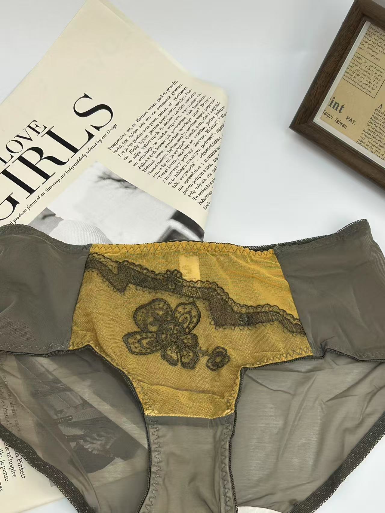 蕾丝刺绣柔软舒适高弹力内裤