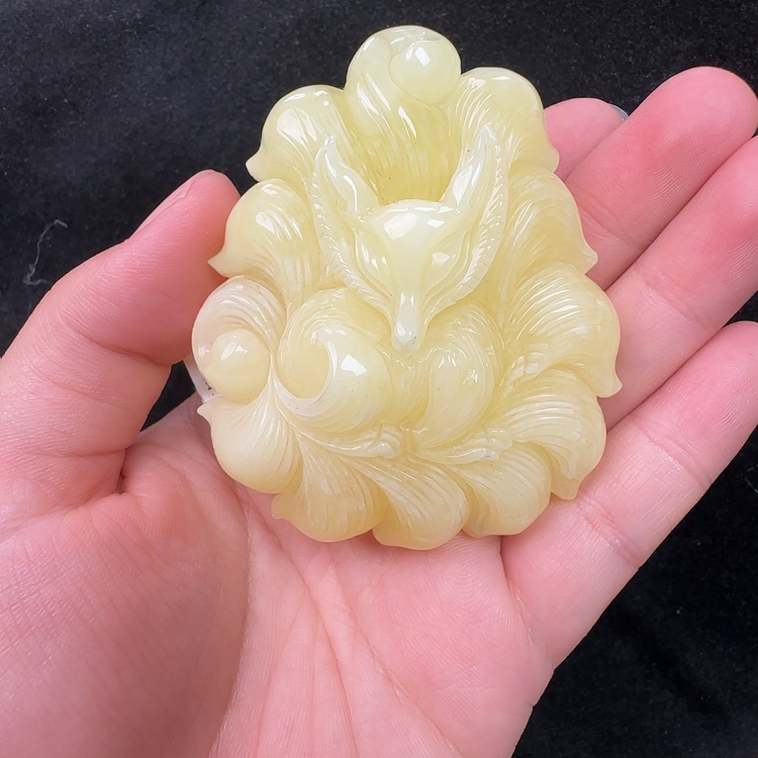 蜜蜡未镶嵌珠宝奇石